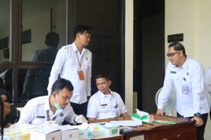 BNNK Balangan Adakan Tes urine Kepala Pengadilan Negeri Barabai