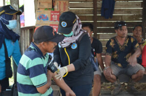 Kegiatan sosial membagikan Bansos kepada masyarakat desa Murung B (datarlaga) Kec. Hantakan Kab. HST
