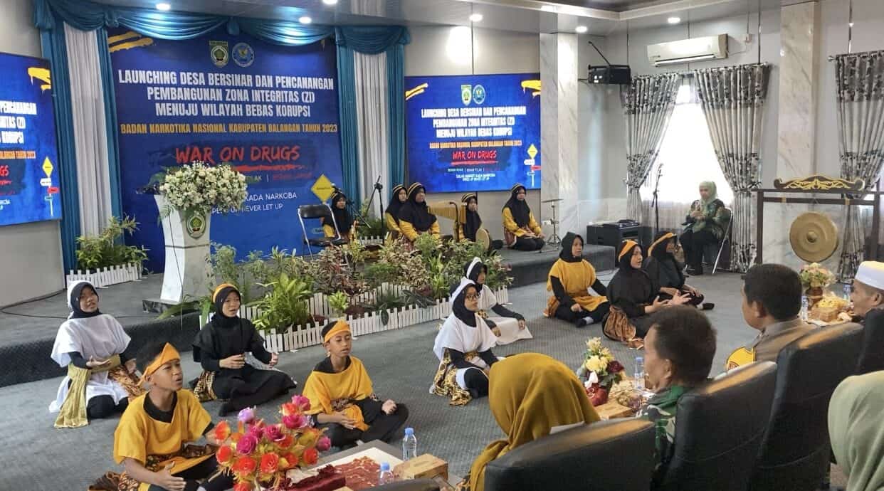 BNNK Balangan gelar Pagelaran Seni Madihin dan Teaterikal Puisi bentuk Lawan Narkoba BNNK Balangan gelar Pagelaran Seni Madihin dan Teaterikal Puisi bentuk Lawan Narkoba