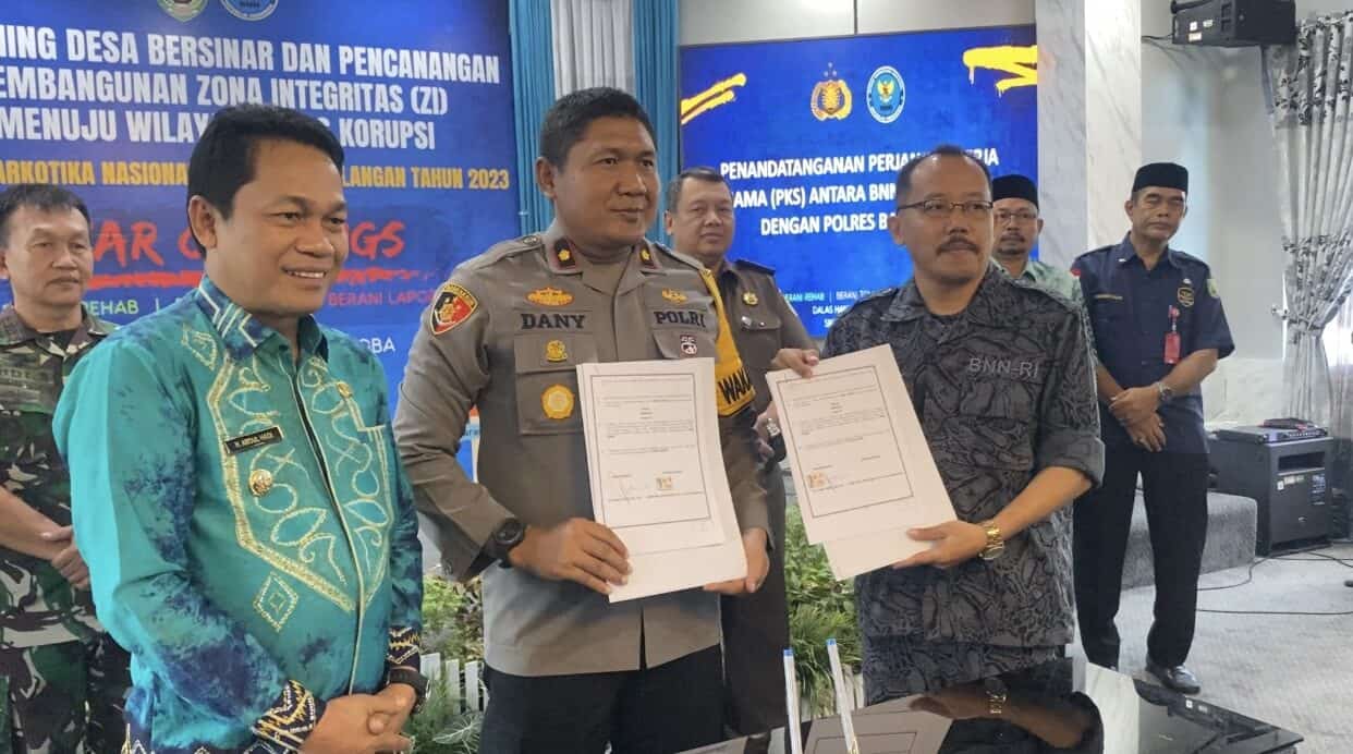 Penandatangan MoU antara BNNK Balangan dan Polres Balangan