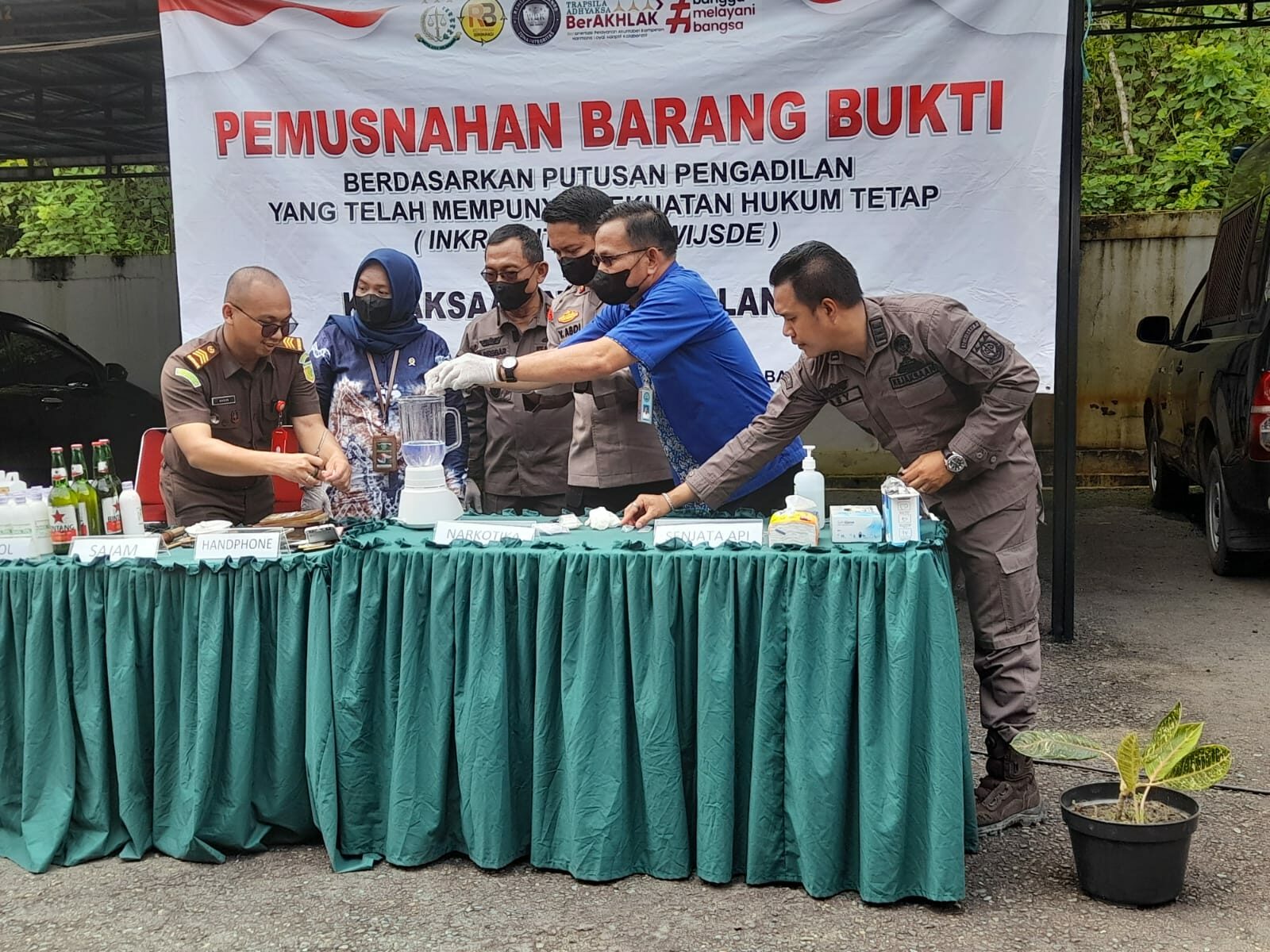 Pemusnahan Barang Rampasan yang telah mempunyai Kekuatan Hukum Tetap Pemusnahan Barang Rampasan yang telah mempunyai Kekuatan Hukum Tetap