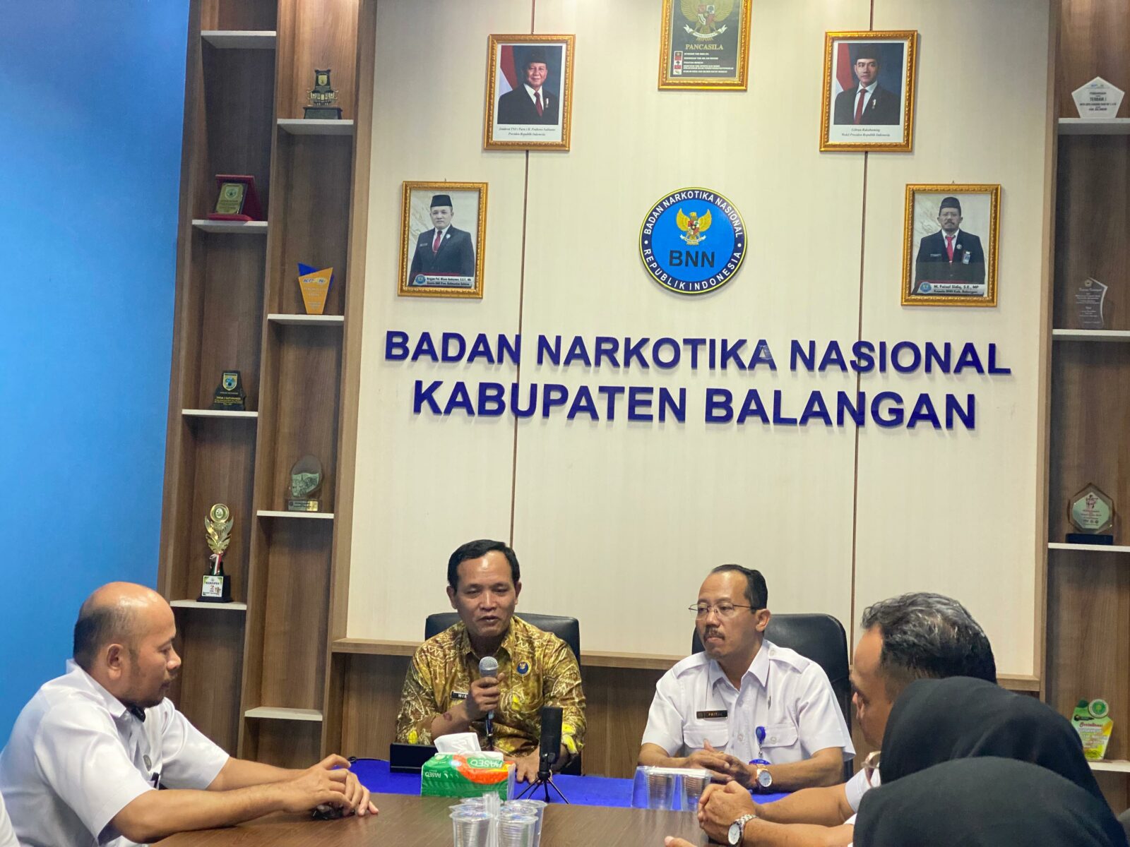 Menerima Kunjungan Kerja Kepala BNNP Kalimantan Selatan di BNNK Balangan Menerima Kunjungan Kerja Kepala BNNP Kalimant
